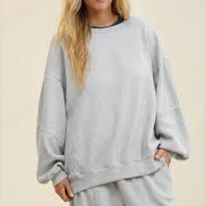 NEW Aerie Tres Chic Sweatshirt. Medium heather gray. Oversized XXS